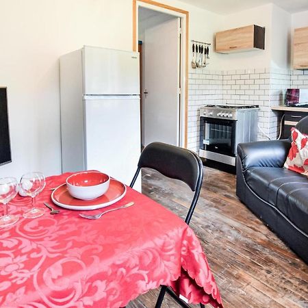 Awesome Home In Saint-Sever-Calvados With Kitchen Ngoại thất bức ảnh