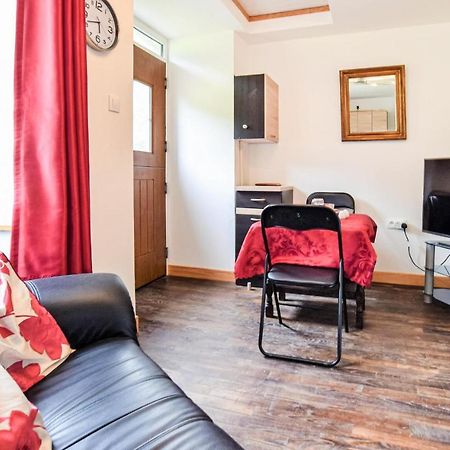 Awesome Home In Saint-Sever-Calvados With Kitchen Ngoại thất bức ảnh