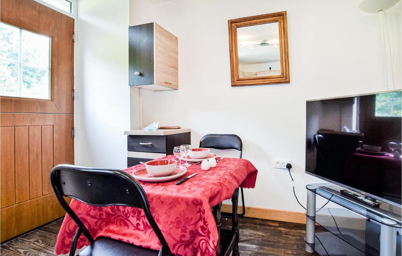 Awesome Home In Saint-Sever-Calvados With Kitchen Ngoại thất bức ảnh