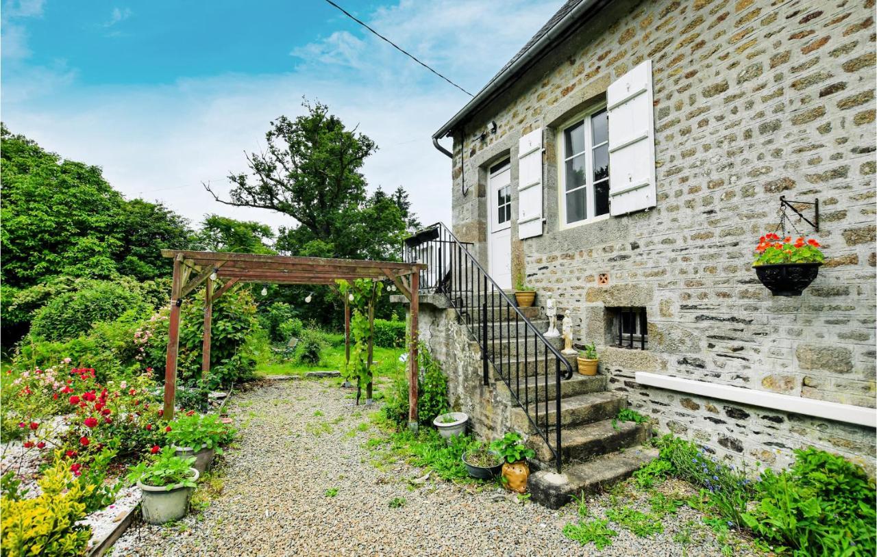 Awesome Home In Saint-Sever-Calvados With Kitchen Ngoại thất bức ảnh