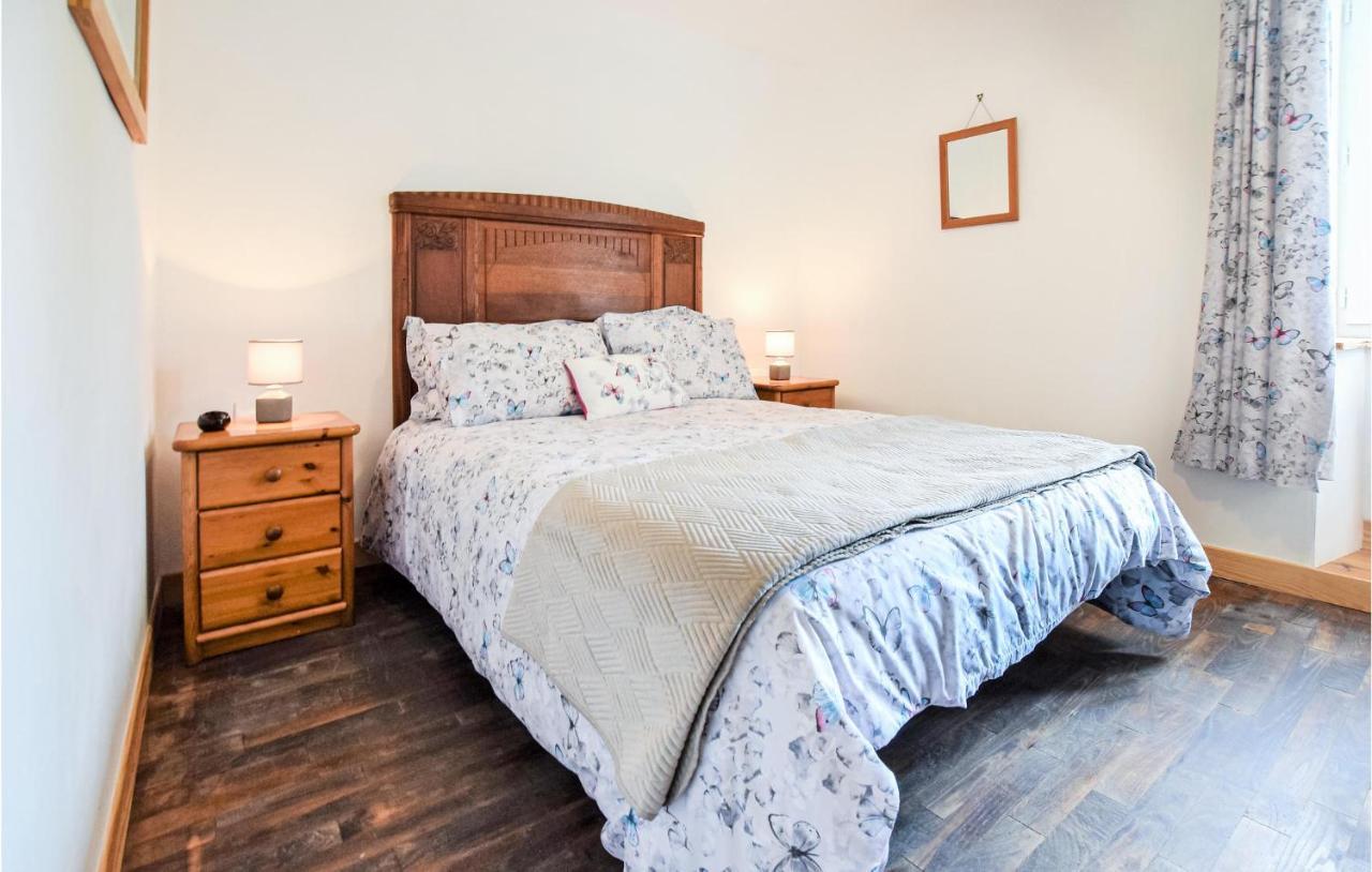 Awesome Home In Saint-Sever-Calvados With Kitchen Ngoại thất bức ảnh