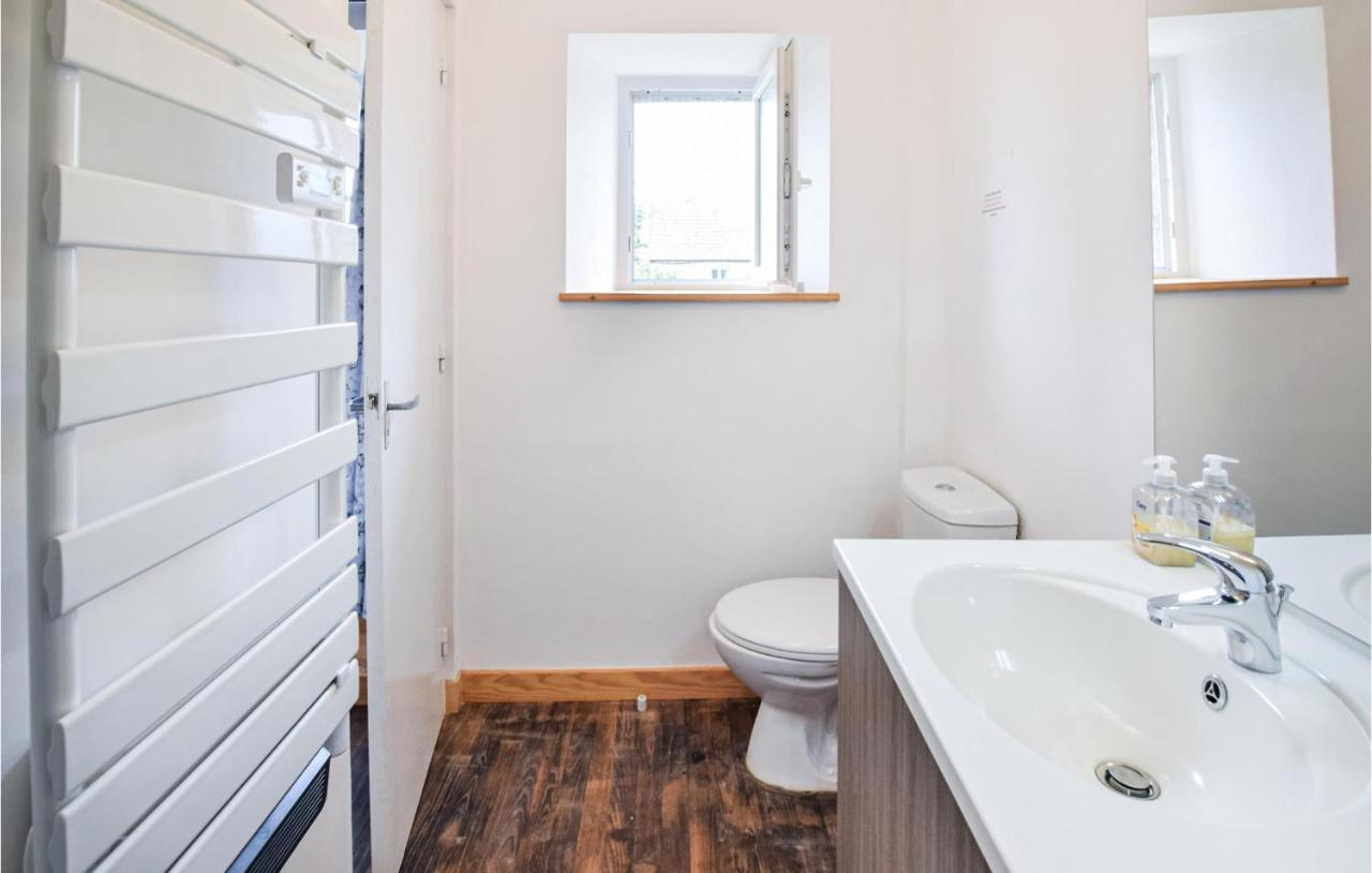 Awesome Home In Saint-Sever-Calvados With Kitchen Ngoại thất bức ảnh